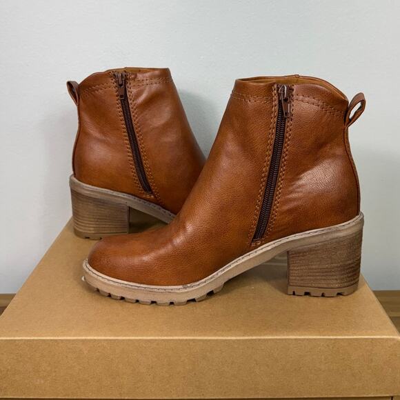 New Zodiac Women's Greyson Lug-Sole Boots in Cognac Faux Leather Women's Size 8 - Picture 5 of 9